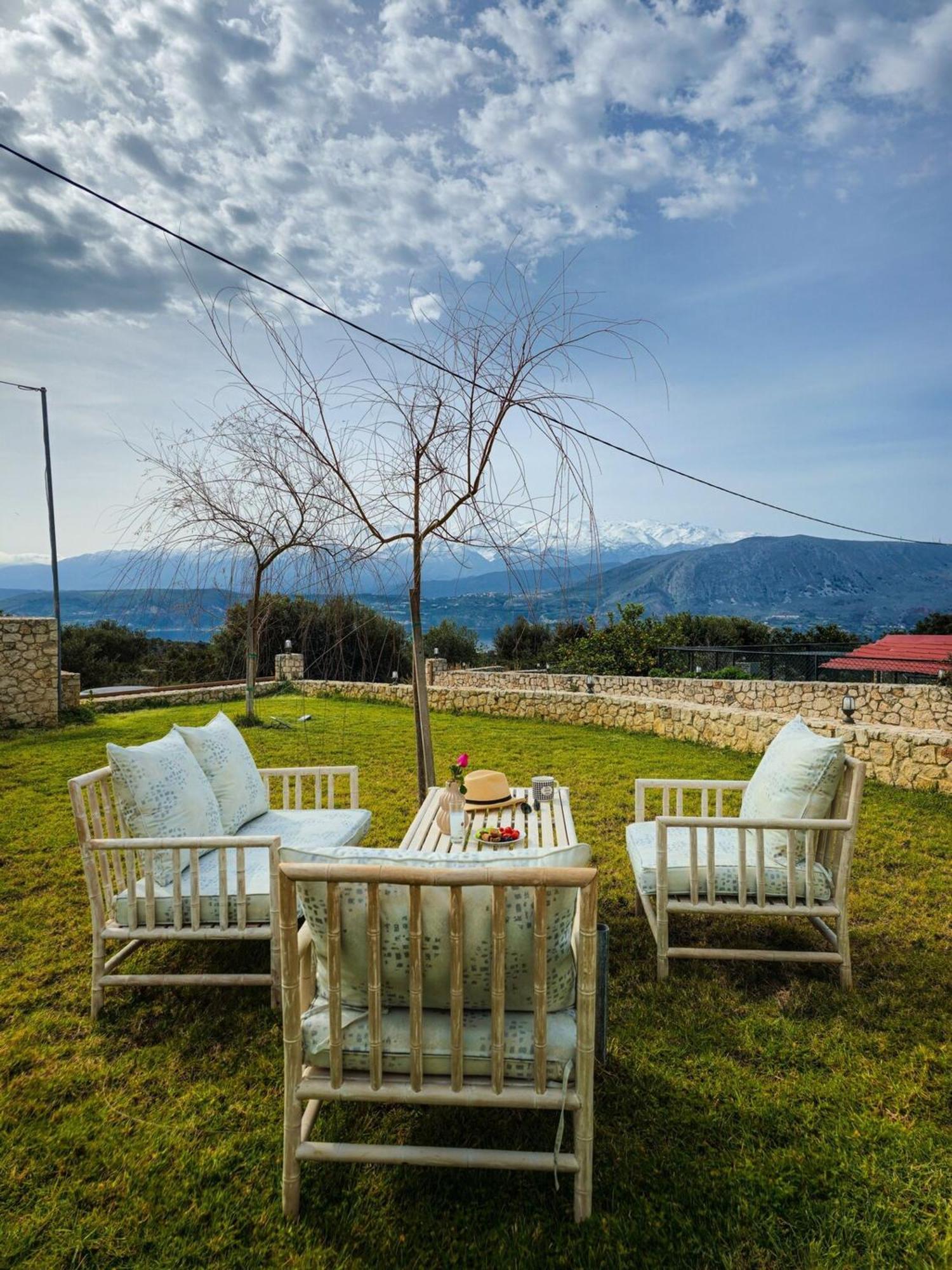 Villa Aitheras With Sea Views And Garden Stérnai 外观 照片