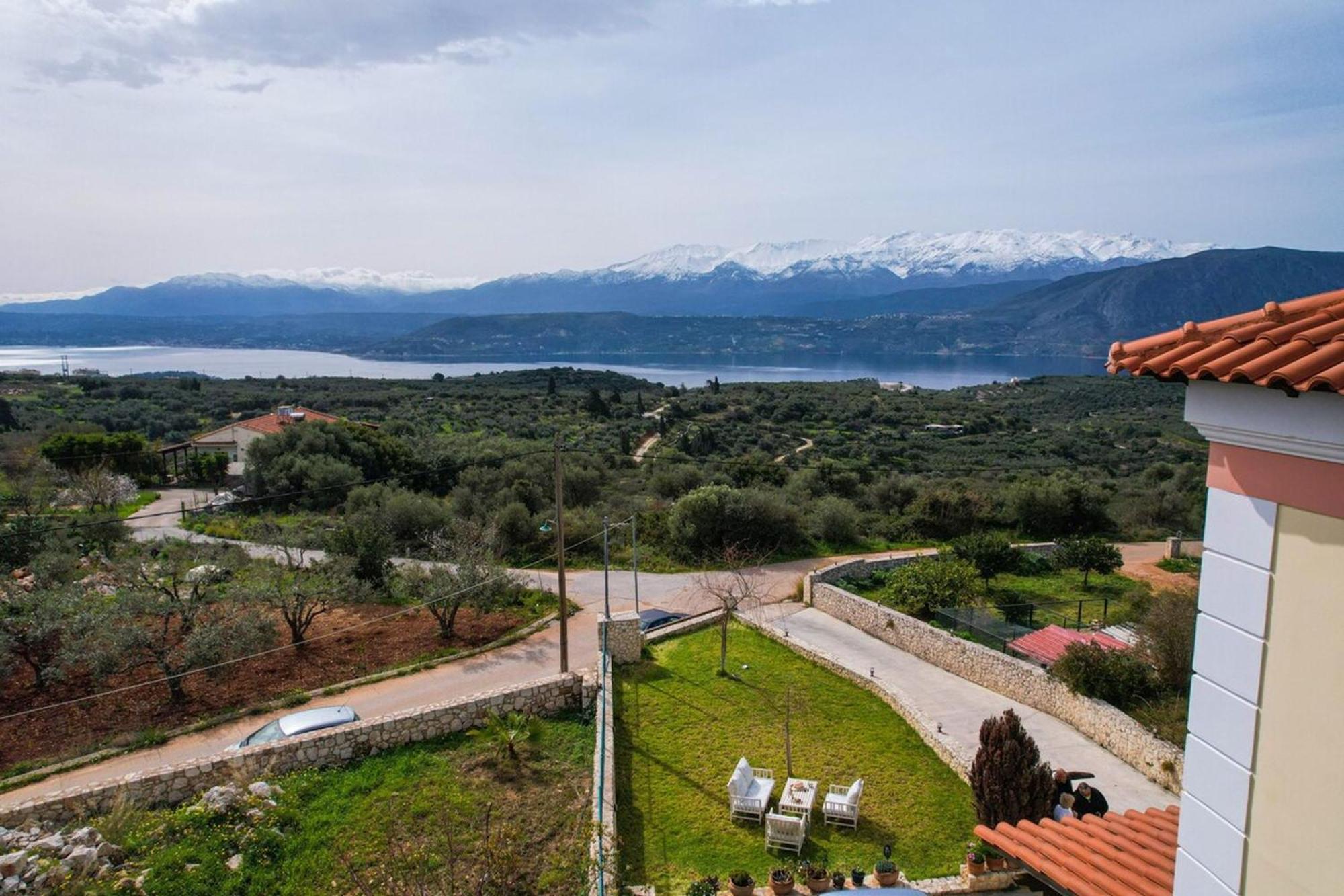 Villa Aitheras With Sea Views And Garden Stérnai 外观 照片