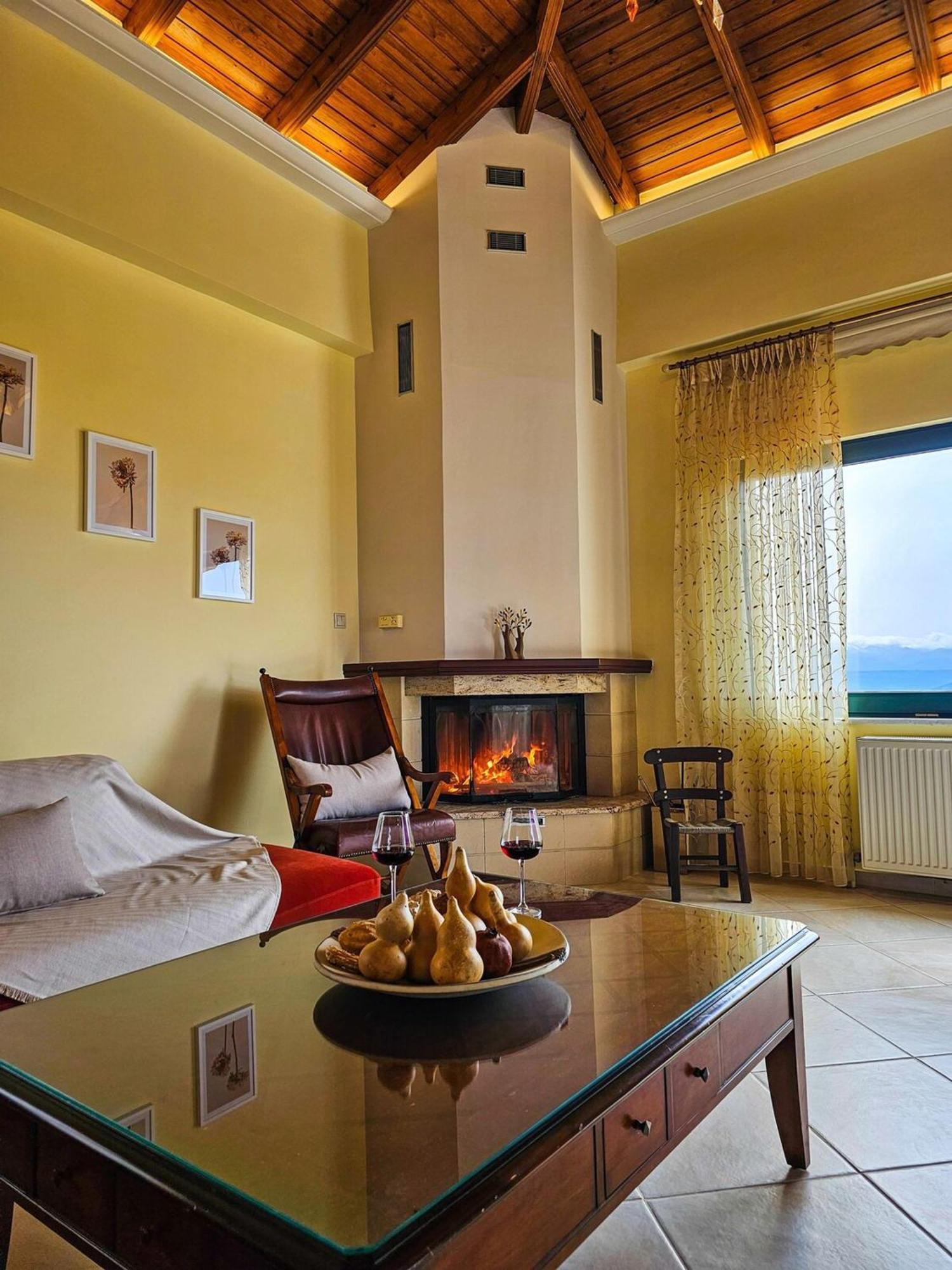 Villa Aitheras With Sea Views And Garden Stérnai 外观 照片